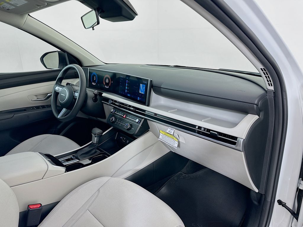 2025 Hyundai Tucson SE 27