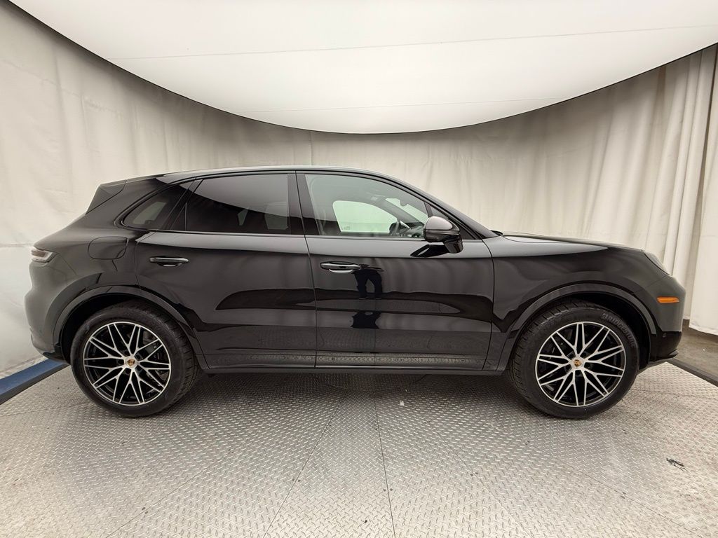 Thumbnail: 2025 Porsche Cayenne - 2