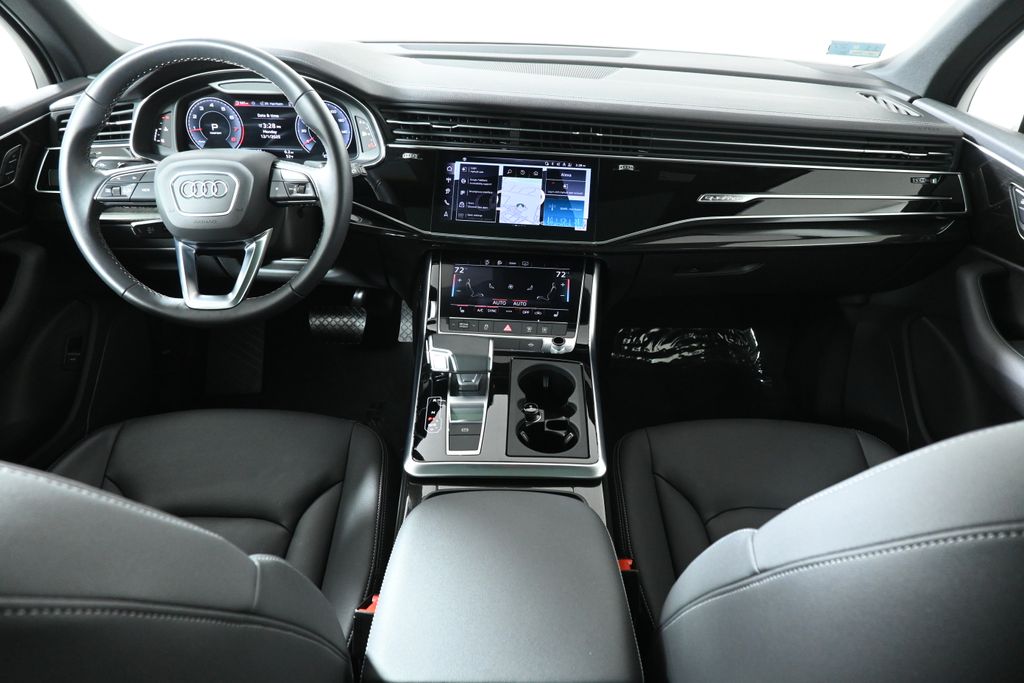 Thumbnail: 2025 Audi Q7 - 4