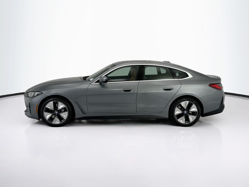 Thumbnail: 2025 BMW i4 - 8