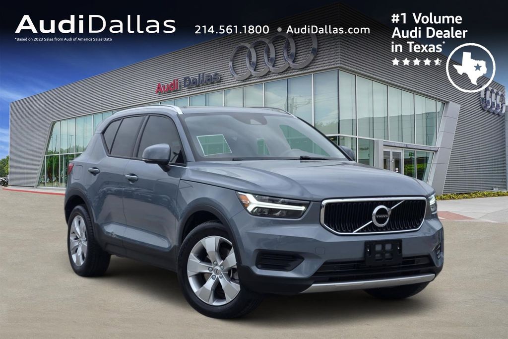 used 2022 Volvo XC40 car, priced at $25,981