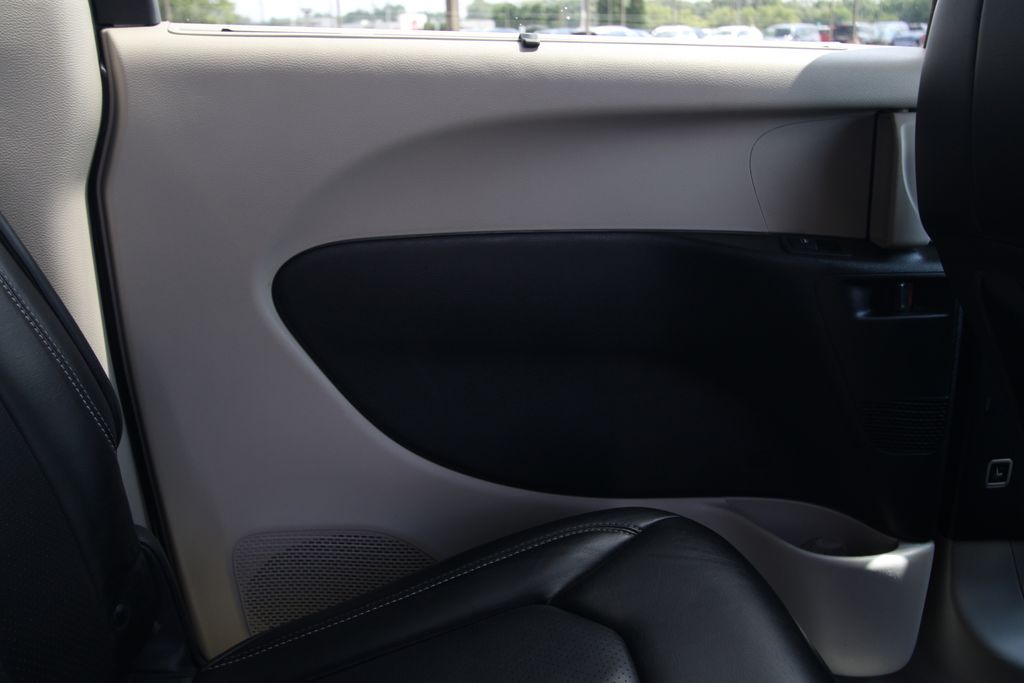 Used 2023 Chrysler Pacifica Van