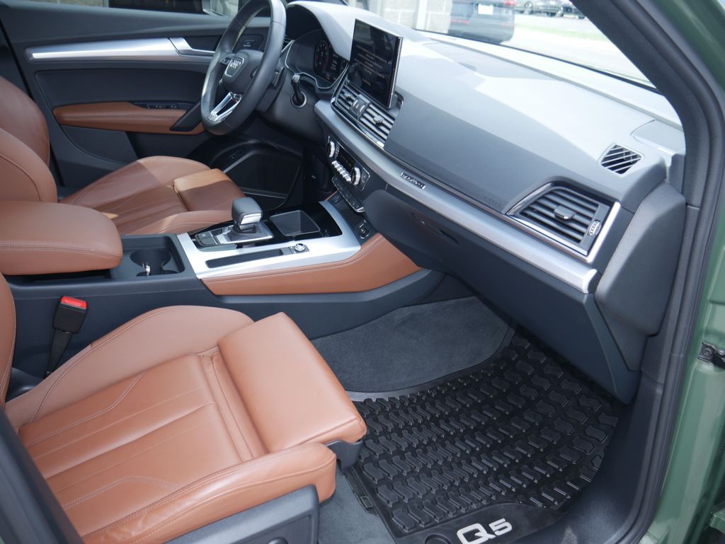 Thumbnail: 2024 Audi Q5 - 29