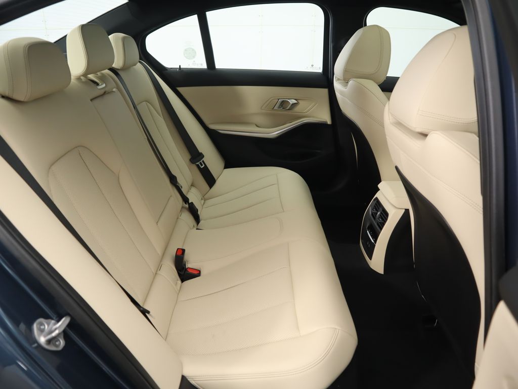 Thumbnail: 2026 BMW 3 Series - 23