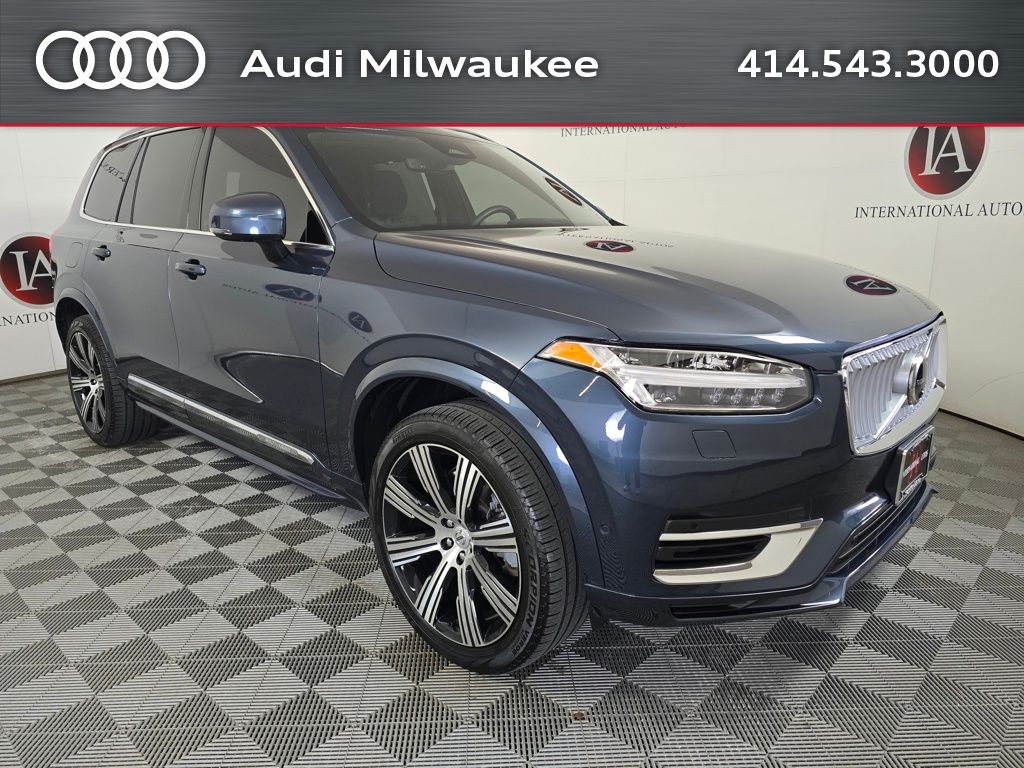 2024 Volvo XC90 Recharge T8 Ultimate Bright Theme 7-Passenger eAWD