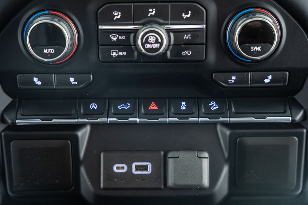 ChevroletSilverado 150025