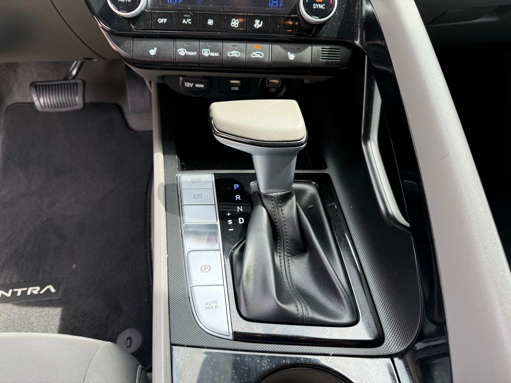 Thumbnail: 2023 Hyundai Elantra - 20