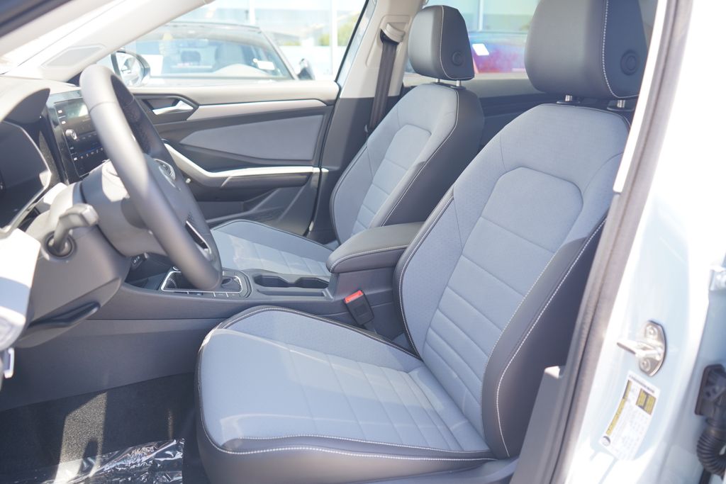 Thumbnail: 2025 Volkswagen Jetta - 6