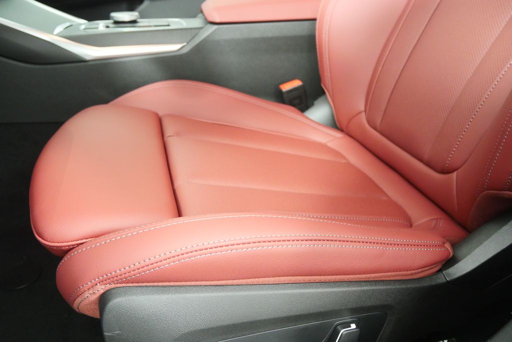 Thumbnail: 2026 BMW 3 Series - 10