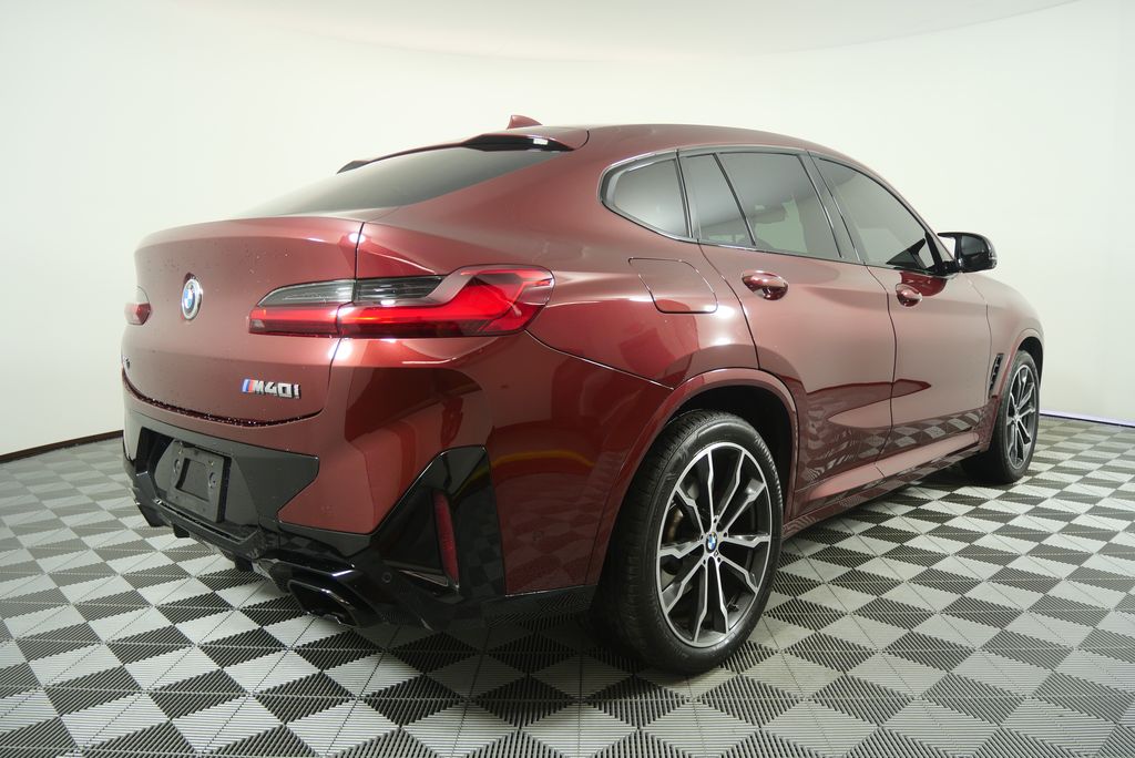 Thumbnail: 2023 BMW X4 - 3