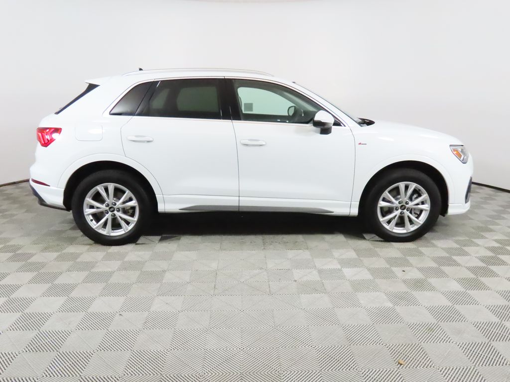 Thumbnail: 2025 Audi Q3 - 6