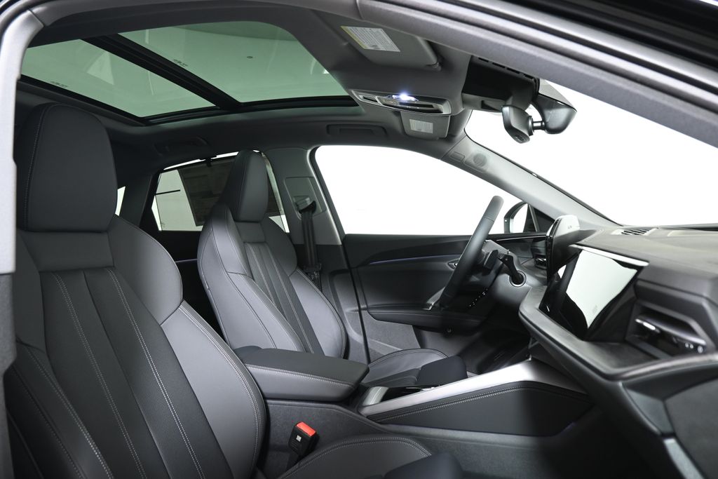 Thumbnail: 2025 Audi Q5 - 22