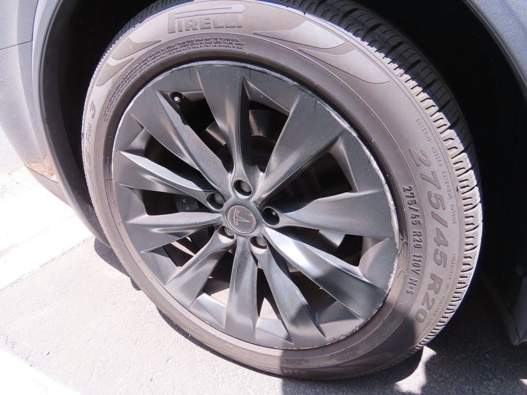 Thumbnail: 2021 Tesla Model X - 15