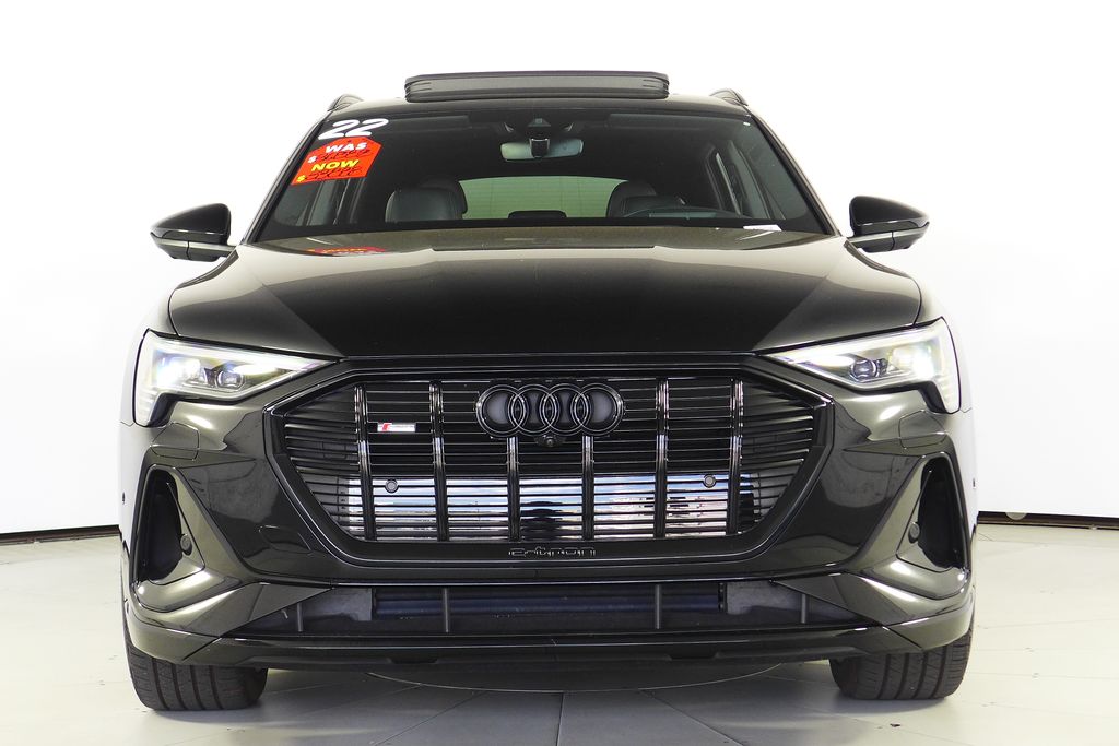 Thumbnail: 2022 Audi e-tron - 3