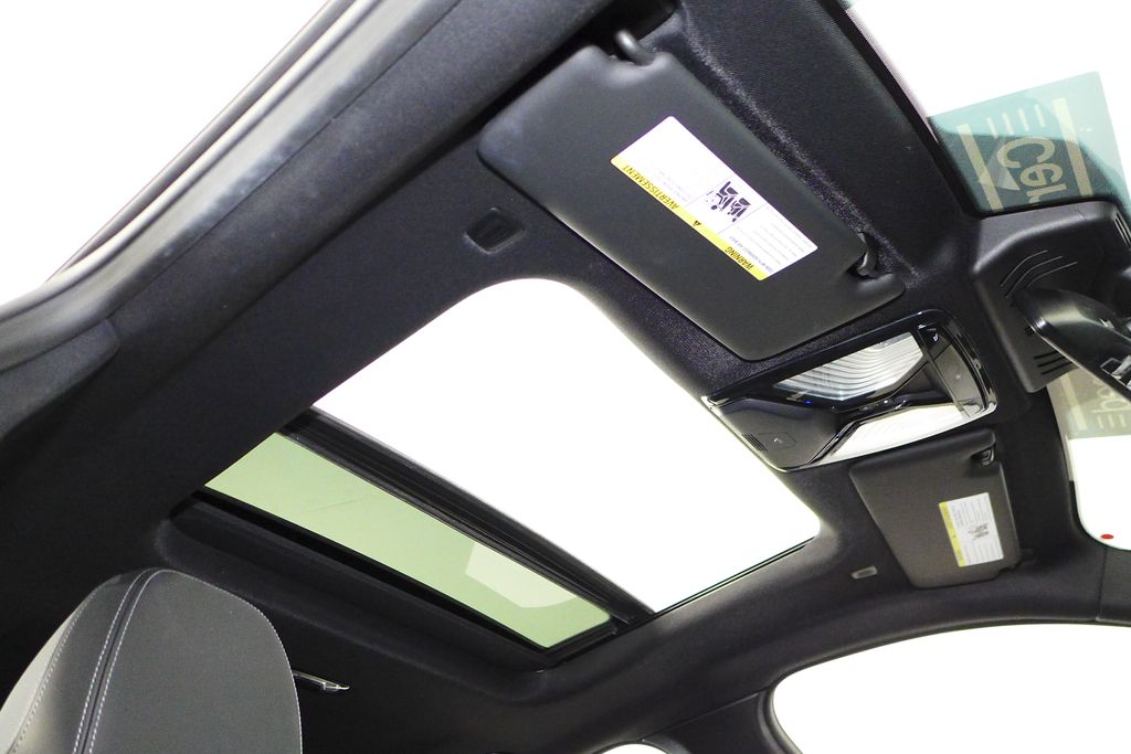 Thumbnail: 2022 BMW i4 - 18