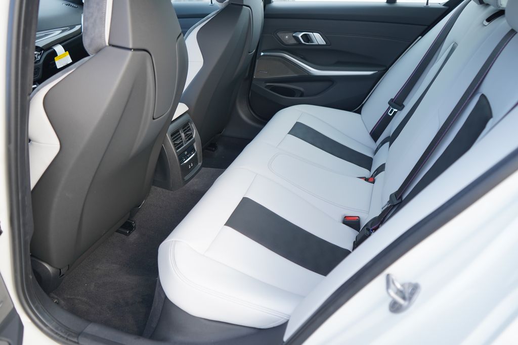 Thumbnail: 2026 BMW M3 - 20