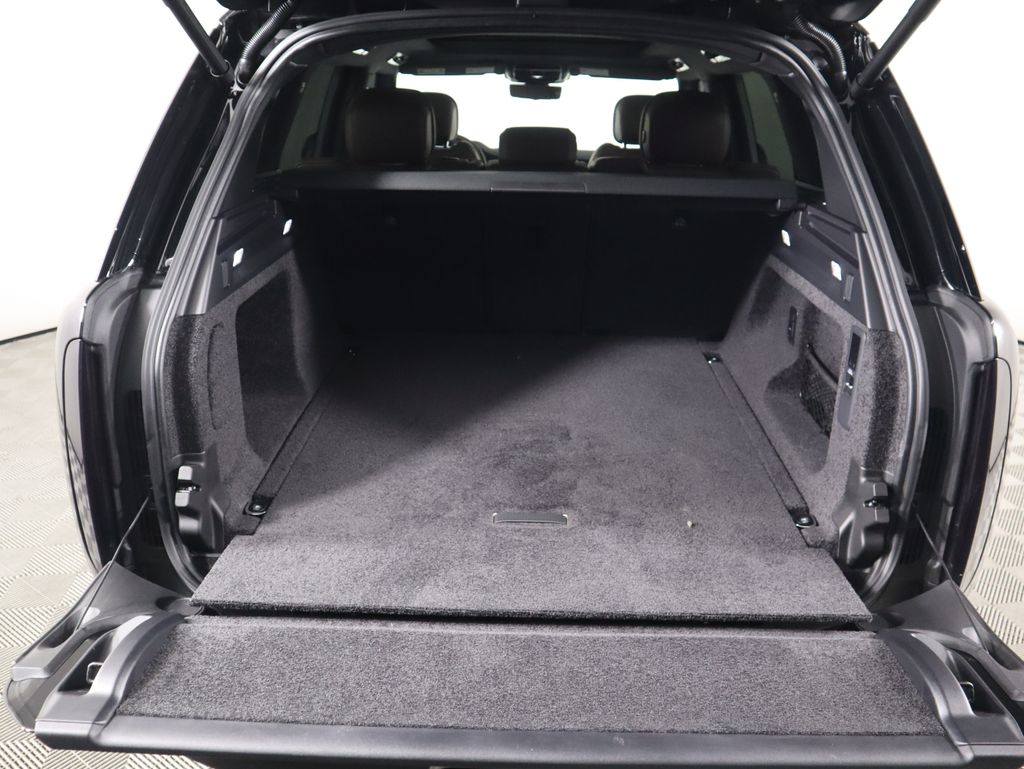 Thumbnail: 2025 Land Rover Range Rover - 30