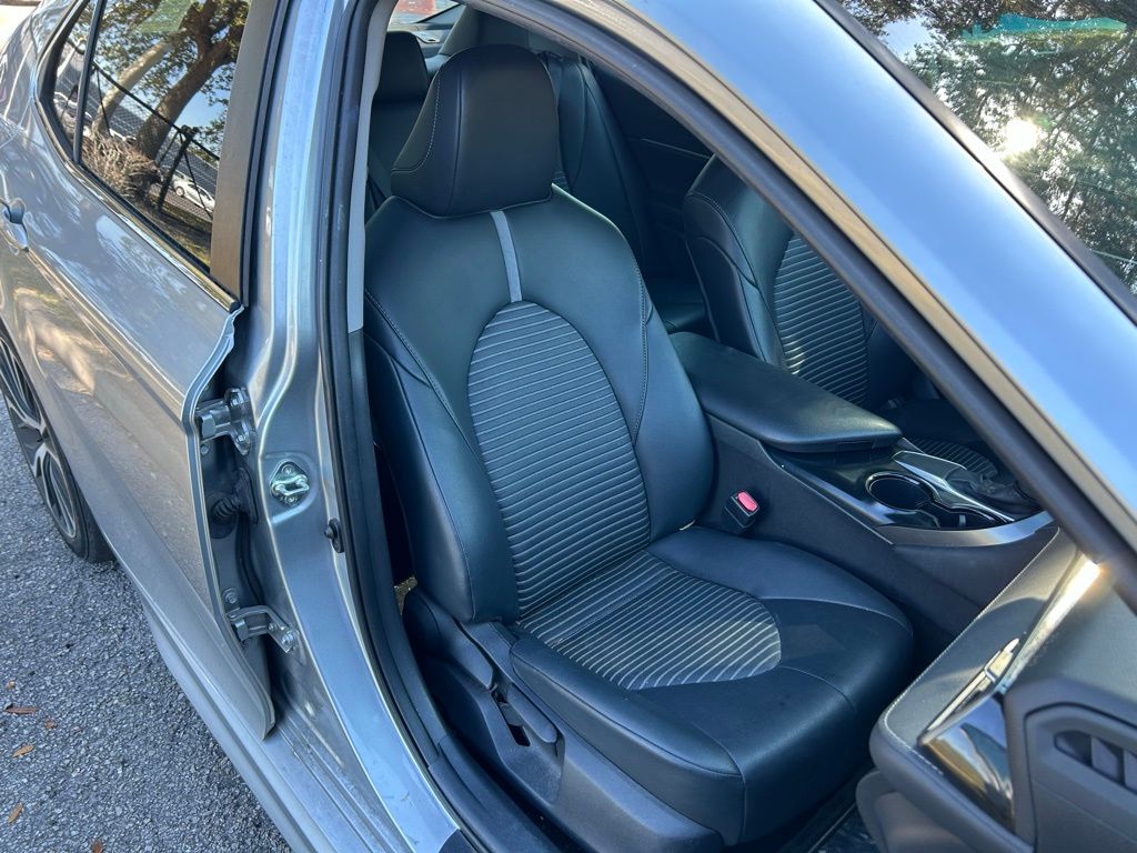 Thumbnail: 2020 Toyota Camry - 15