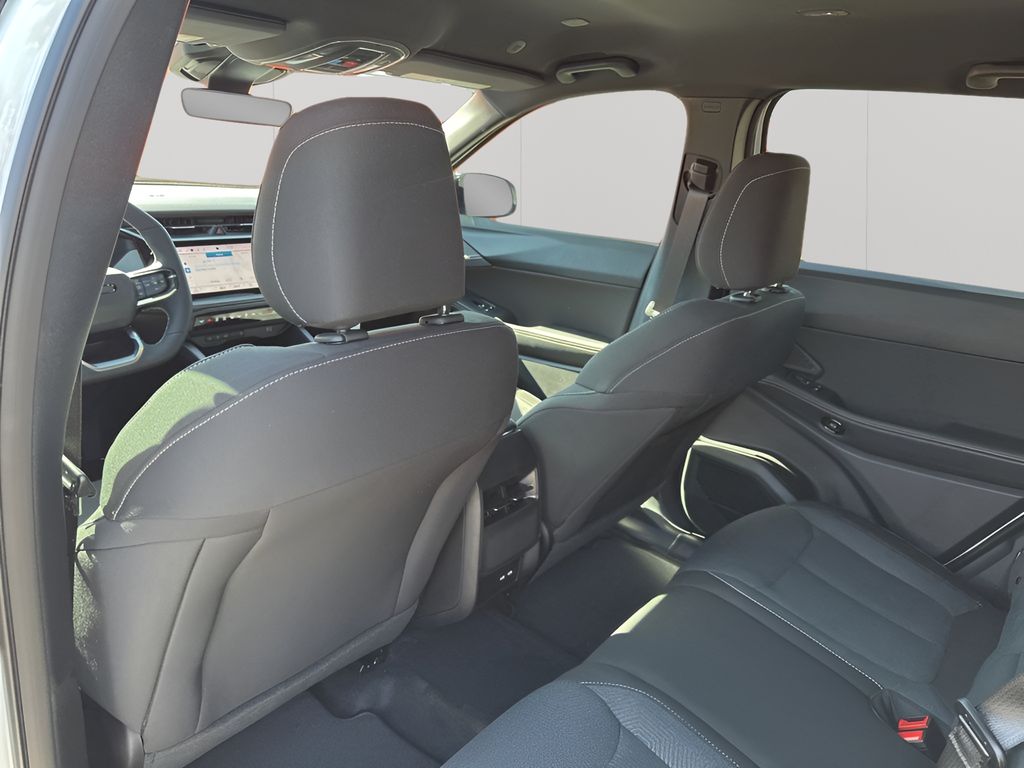 New 2026 White/off-white Jeep Laredo image 18