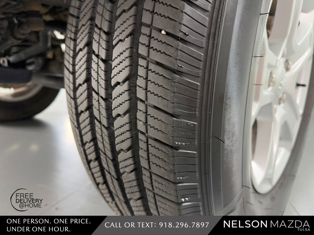 Used 2019 White Jeep Unlimited Sport S image 10