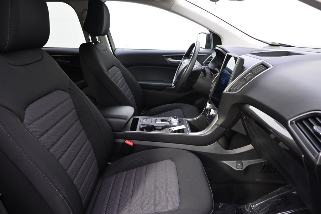 Used 2024 Silver Ford SE image 16