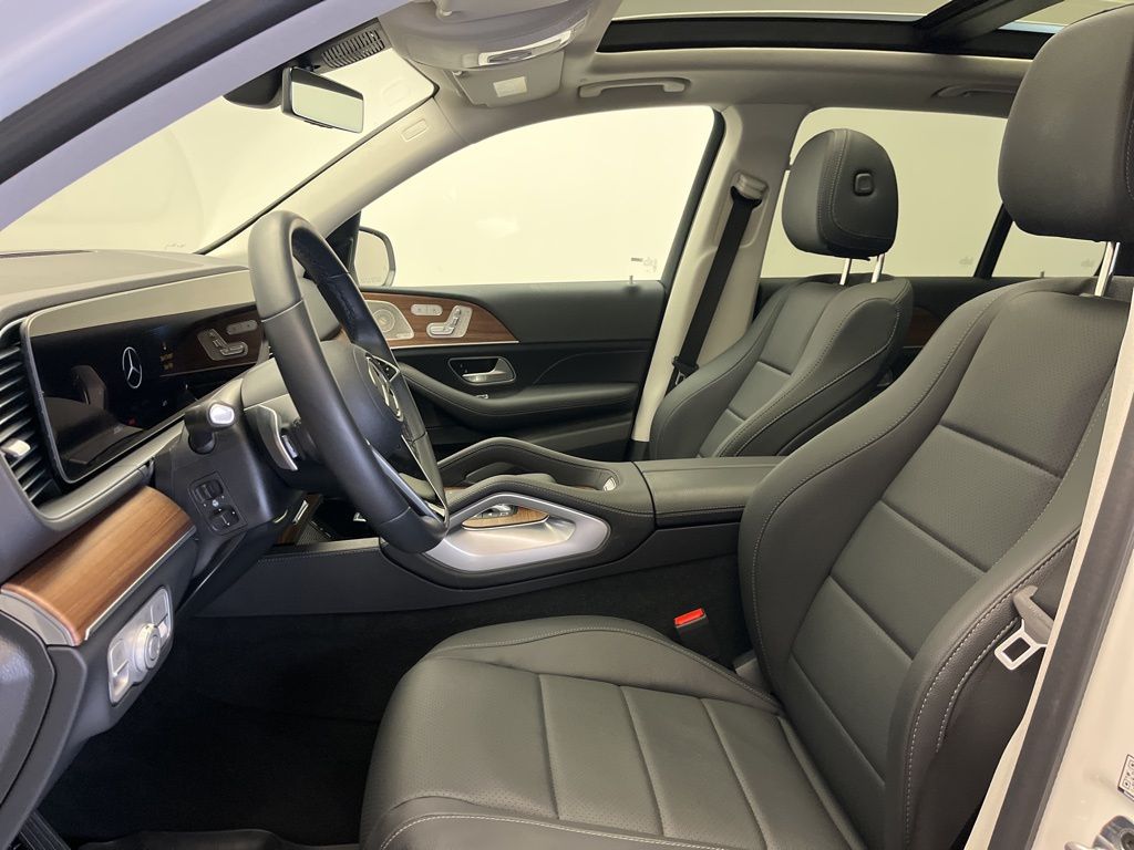 Thumbnail: 2025 Mercedes-Benz GLE - 13