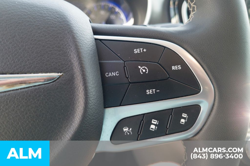 Used 2024 Silver Chrysler Touring L image 10