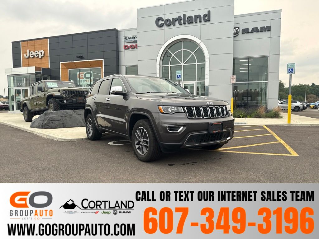 Gray (Granite Crystal Metallic Clearcoat) 2018 Jeep Grand Cherokee SUV / Crossover Four-Wheel Drive 8-Speed Automatic