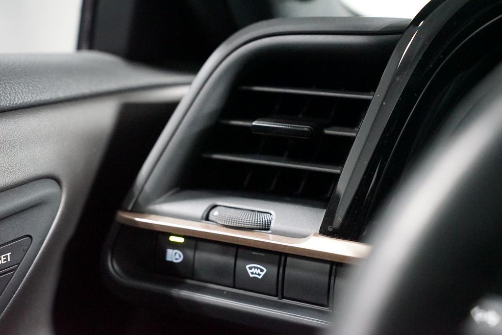 Thumbnail: 2025 Toyota Crown - 24