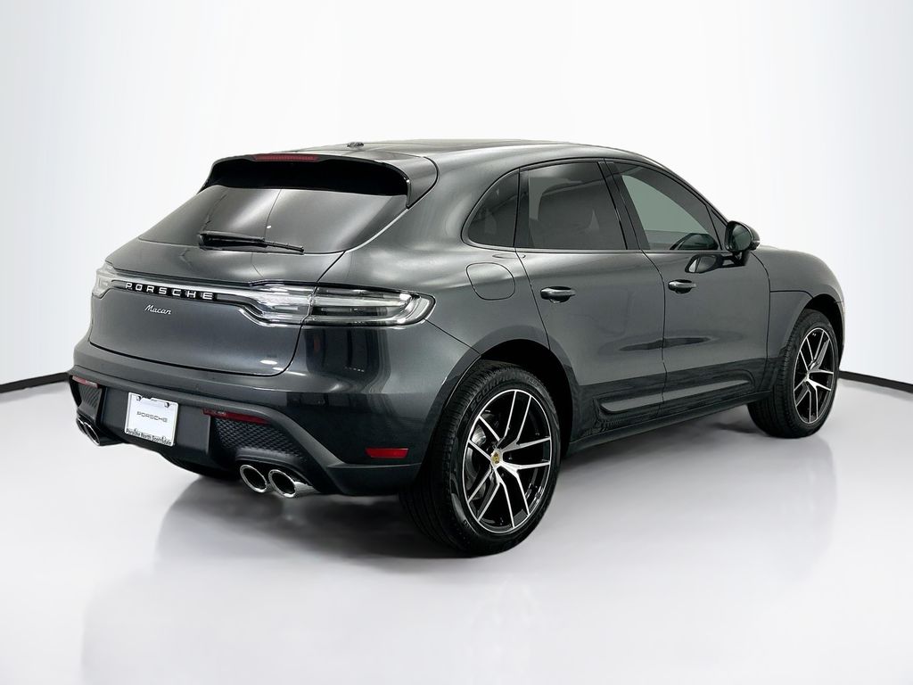 Thumbnail: 2026 Porsche Macan - 7