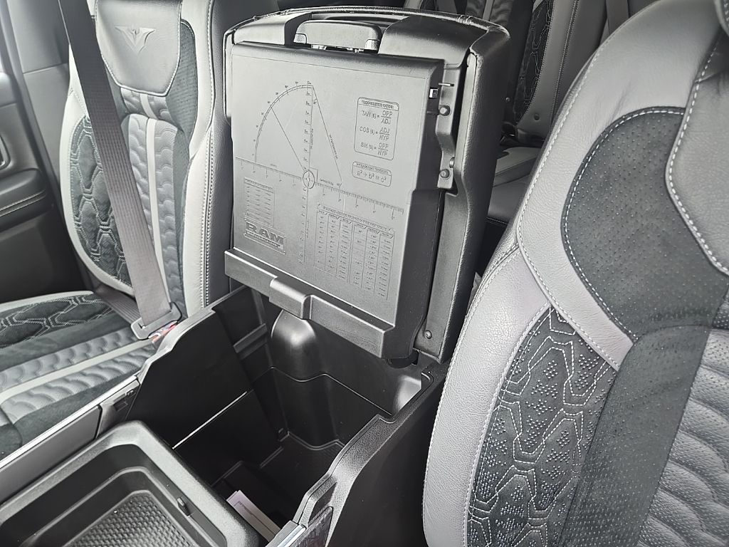 Used 2025 White Ram Big Horn/Lone Star image 40