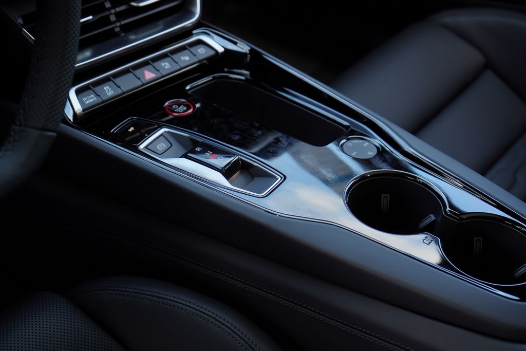 2025 Audi e-tron GT Premium Plus 14