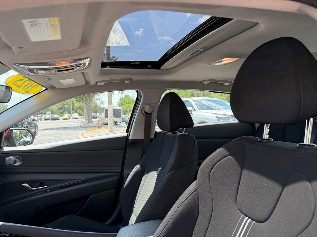 Used 2025 Hyundai Elantra Sedan