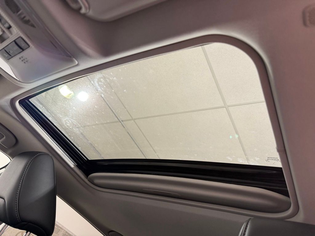 Thumbnail: 2025 Toyota RAV4 - 18