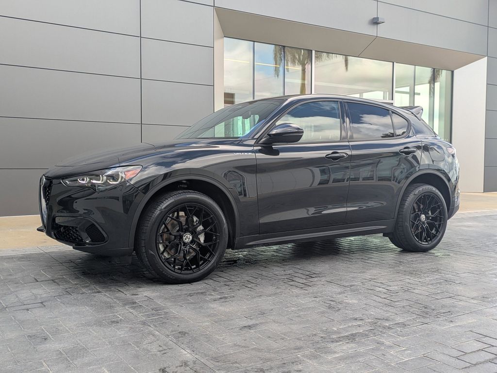 2025 Alfa Romeo Stelvio AWD