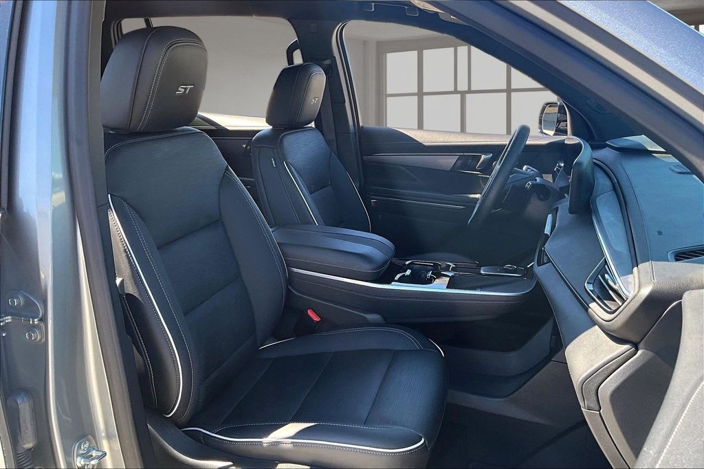Used 2025 Buick Enclave SUV