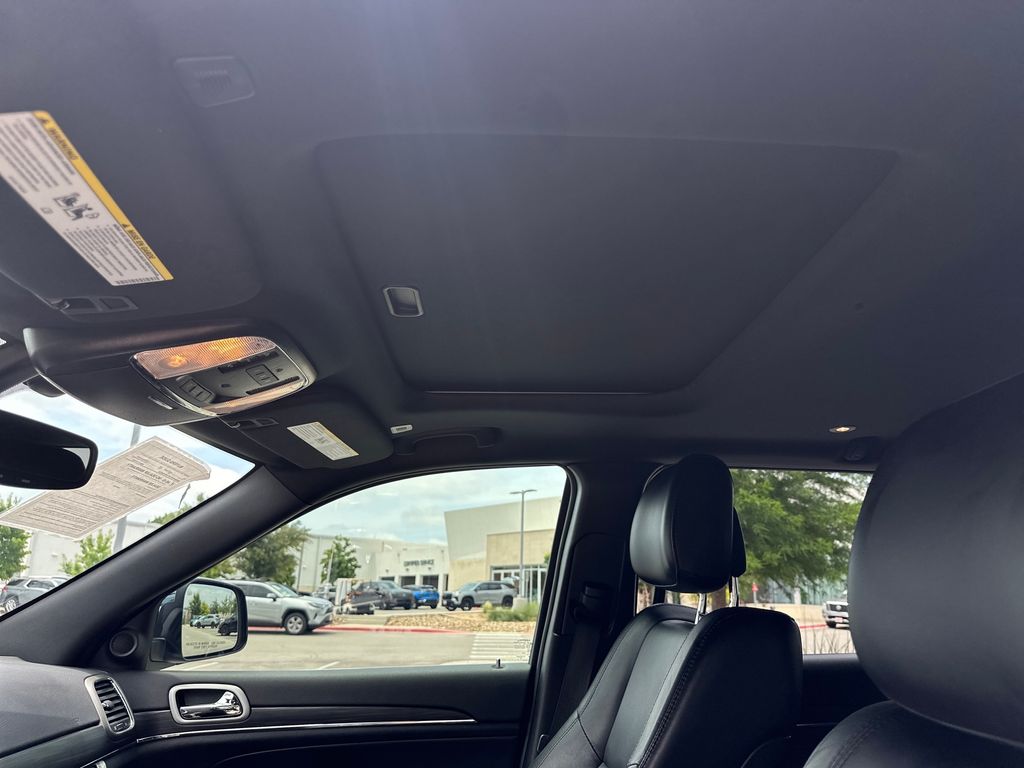 Used Car 2020 Jeep Grand Cherokee  Limited For Sale Under $25,000 In Austin, Texas