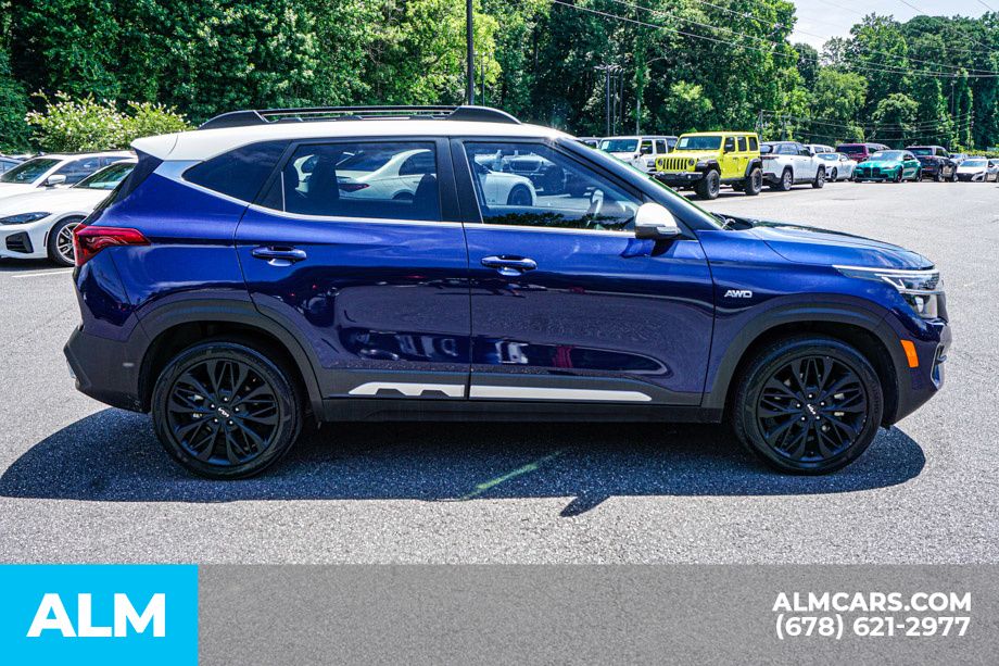 Used 2022 Blue Kia Nightfall image 9
