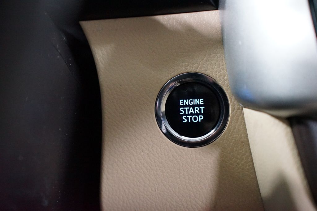 Thumbnail: 2019 Toyota Highlander - 23