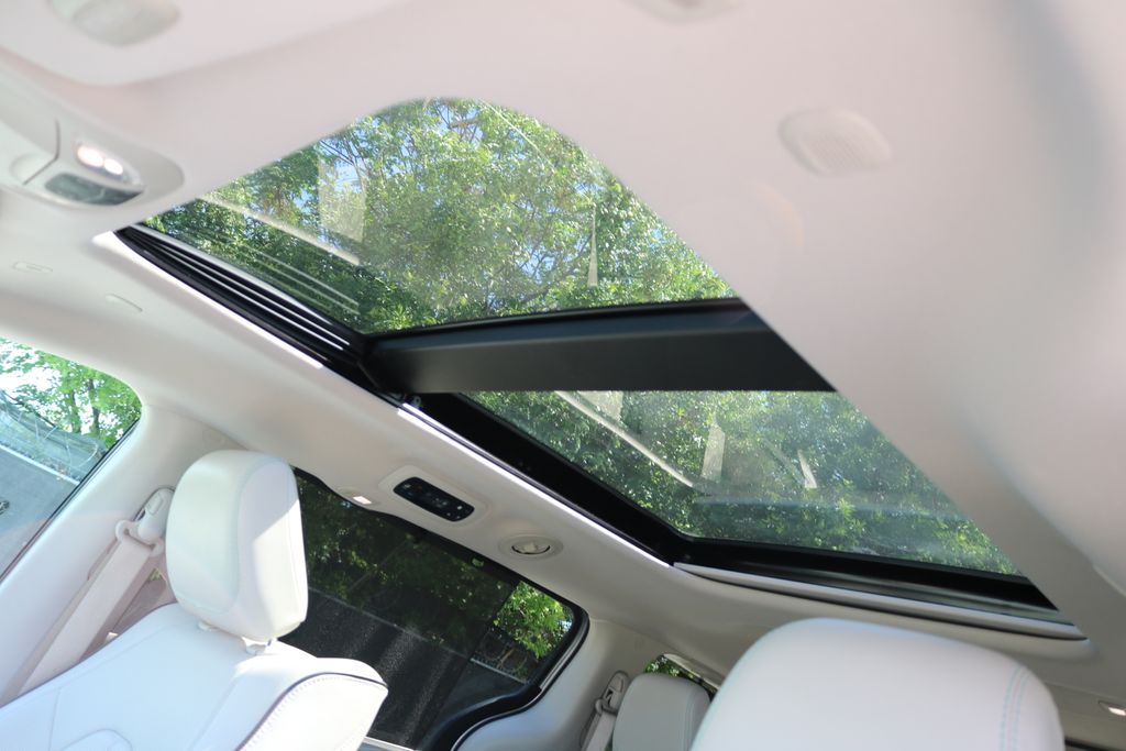 Used Car 2018 Chrysler Pacifica Hybrid  Limited For Sale Under $25,000 In Austin, Texas