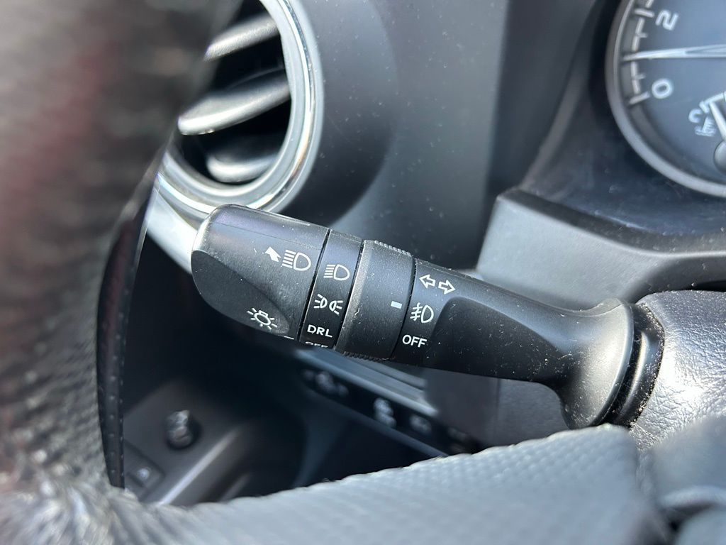 Thumbnail: 2019 Toyota Tacoma - 21