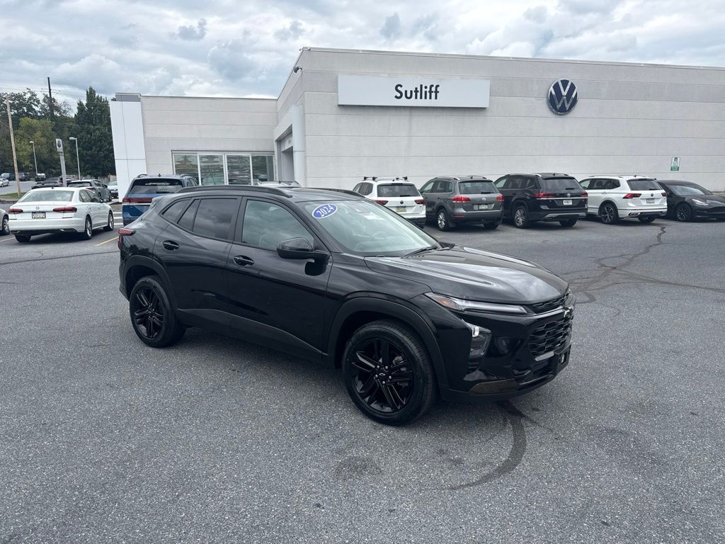 2025 Chevrolet Trax ACTIV Black at Klick Lewis Buick Chevrolet