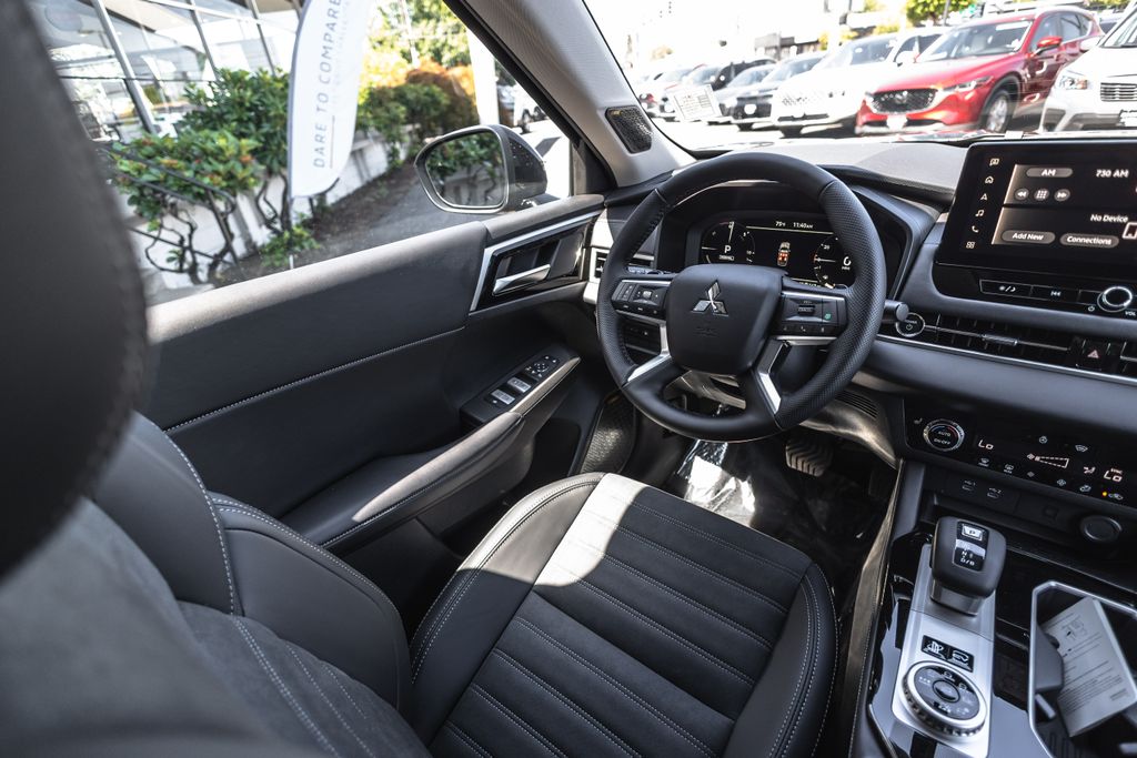 2026 Mitsubishi Outlander PHEV SE thumbnail 21