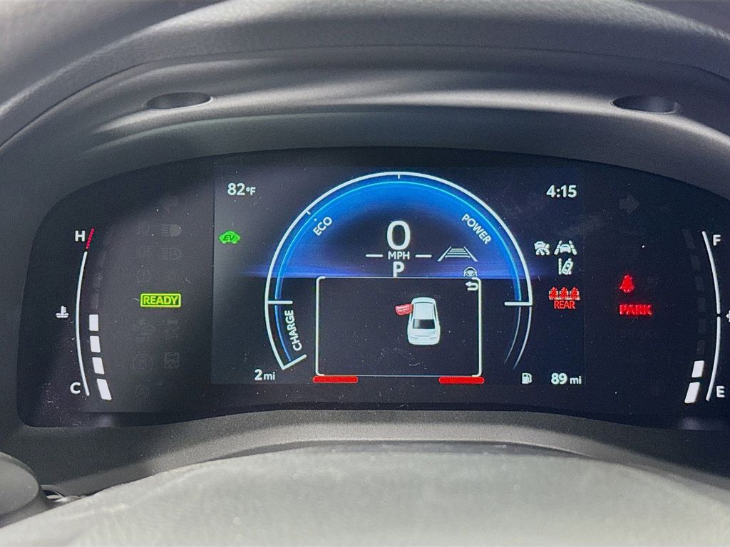 2026 Toyota Camry LE - Photo 8
