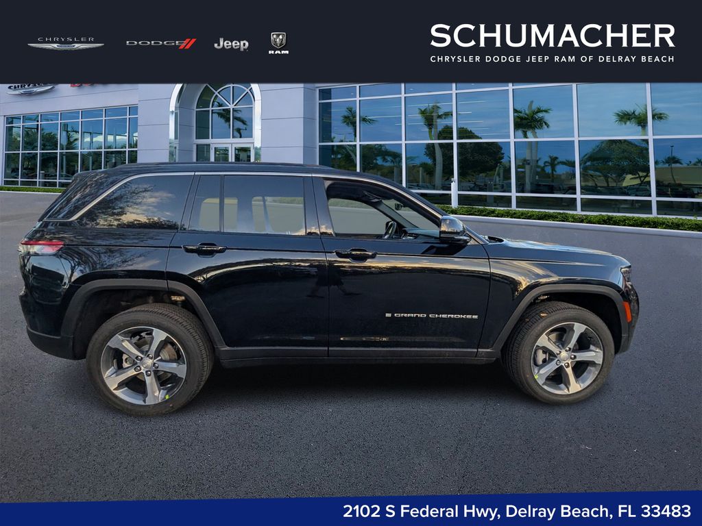 new 2026 Jeep Grand Cherokee car, priced at $42,650
