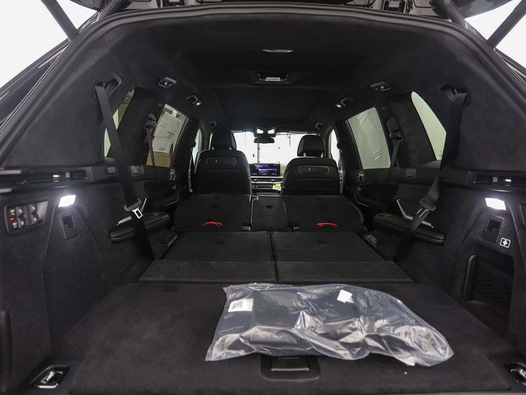 Thumbnail: 2026 BMW X7 - 31