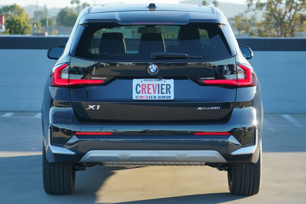 Thumbnail: 2027 BMW X1 - 7