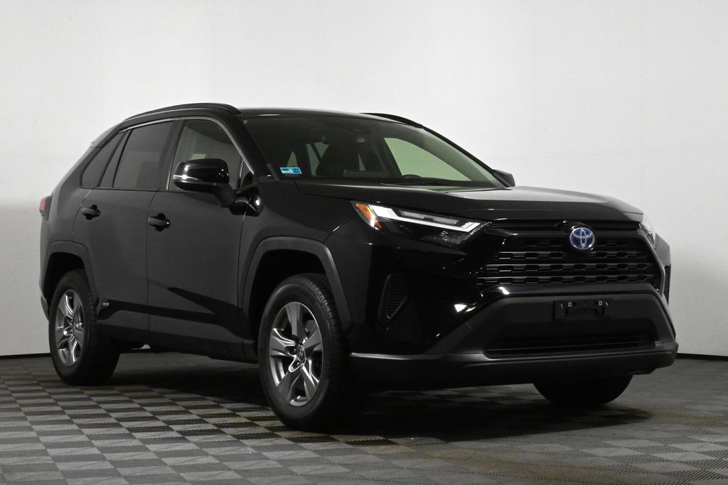 Thumbnail: 2022 Toyota RAV4 - 10