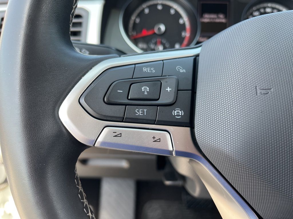 Thumbnail: 2021 Volkswagen Atlas - 20