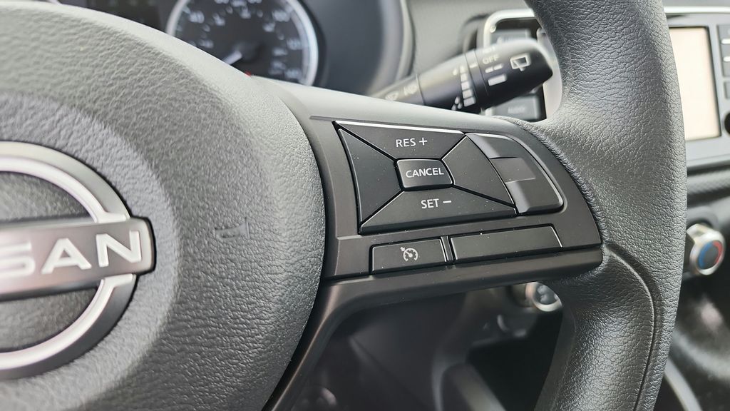 2025 Nissan Kicks Play